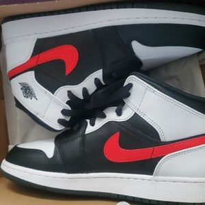 Jordan 1 mid size 6.5 youth